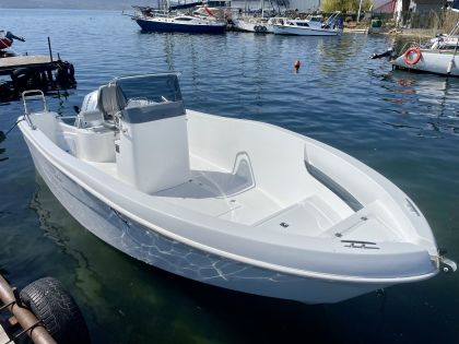 Стъклопластова Лодка 5.5м AQUABAT AQUAFISH 550 | AQUABAT България | Соларей Варна
